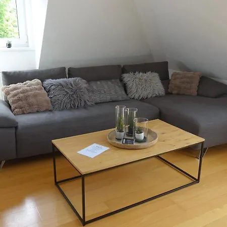 Διαμέρισμα Bright By Interior - Familien App Fuer 4 Personen & Kinderbett - Gartennutzung- Ausblick Zum Herkules - Nahe Ice-bahnhof & Unesco Weltkulturerbe Herkules & Schloss Wilhelmshoehe