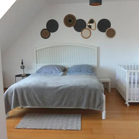 Appartement Interior - Premium Und Fuer Bis Zu 5 Personen & Kinderbett - Gartennutzung- Ausblick Zum Herkules - Nahe Ice-bahnhof & Unesco Weltkulturerbe Herkules & Schloss Wilhelmshoehe Kassel