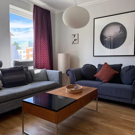 Appartement Interior - Premium Und Fuer Bis Zu 5 Personen & Kinderbett - Gartennutzung- Ausblick Zum Herkules - Nahe Ice-bahnhof & Unesco Weltkulturerbe Herkules & Schloss Wilhelmshoehe