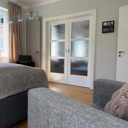 Interior - Premium Und Fuer Bis Zu 5 Personen & Kinderbett - Gartennutzung- Ausblick Zum Herkules - Nahe Ice-bahnhof & Unesco Weltkulturerbe Herkules & Schloss Wilhelmshoehe Appartement *