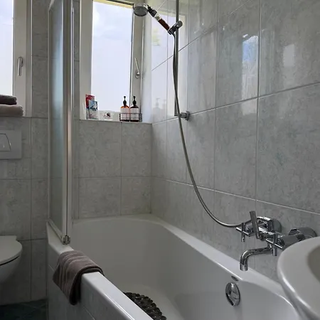 Interior - Premium Und Fuer Bis Zu 5 Personen & Kinderbett - Gartennutzung- Ausblick Zum Herkules - Nahe Ice-bahnhof & Unesco Weltkulturerbe Herkules & Schloss Wilhelmshoehe