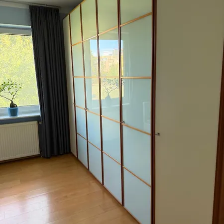 Appartement Interior - Premium Und Fuer Bis Zu 5 Personen & Kinderbett - Gartennutzung- Ausblick Zum Herkules - Nahe Ice-bahnhof & Unesco Weltkulturerbe Herkules & Schloss Wilhelmshoehe *