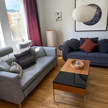 Interior - Premium Und Fuer Bis Zu 5 Personen & Kinderbett - Gartennutzung- Ausblick Zum Herkules - Nahe Ice-bahnhof & Unesco Weltkulturerbe Herkules & Schloss Wilhelmshoehe Appartement Kassel
