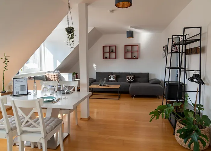 Апартаменты Bright By Interior - Herkulesblick, Familienzimmer, Garten, Ice Bhf, Zentral